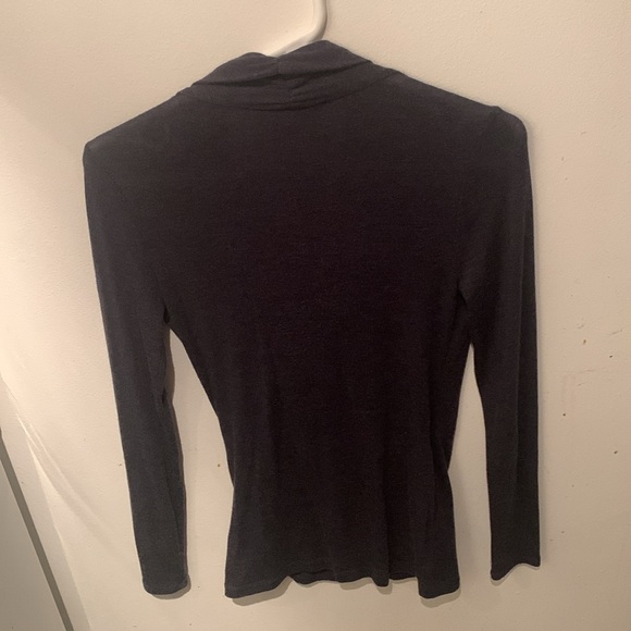 Gorgeous low cut Banana Republic Top SZ XS - Picture 5 of 8